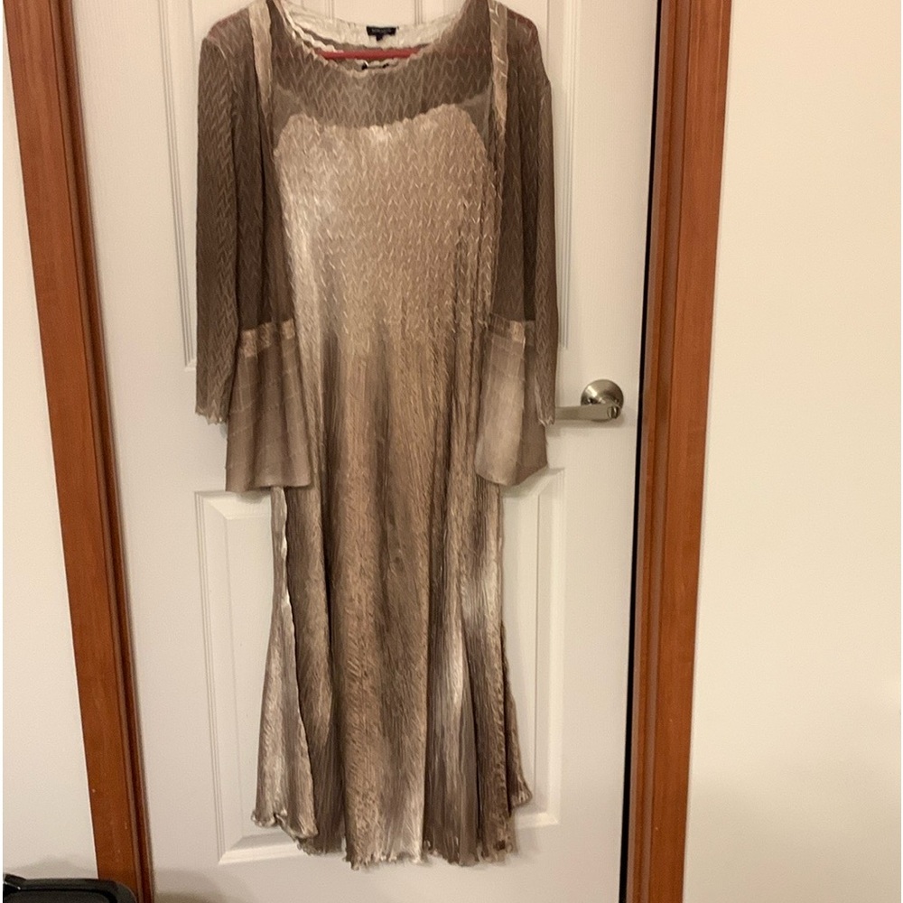 2PC DRESS/JACKET SET. (L) MAXI-LONG. F-CHARMEUSE/CHIFFON C-BROWNISH/BEIGE BLEND